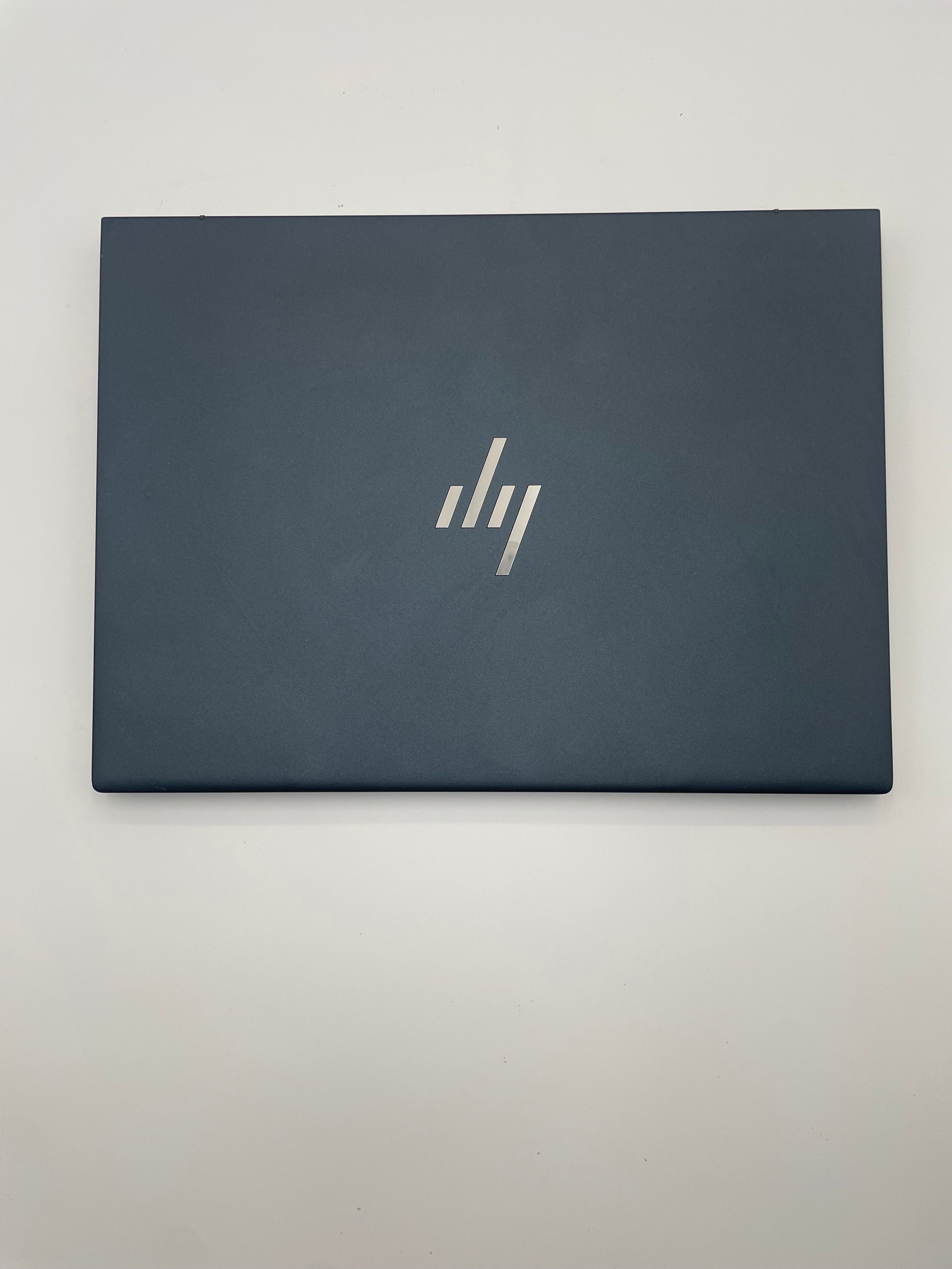 2023 HP Dragonfly 13.5" (i7 1365U, 1 TB SSD) - B Grade (Minimal Wear)
