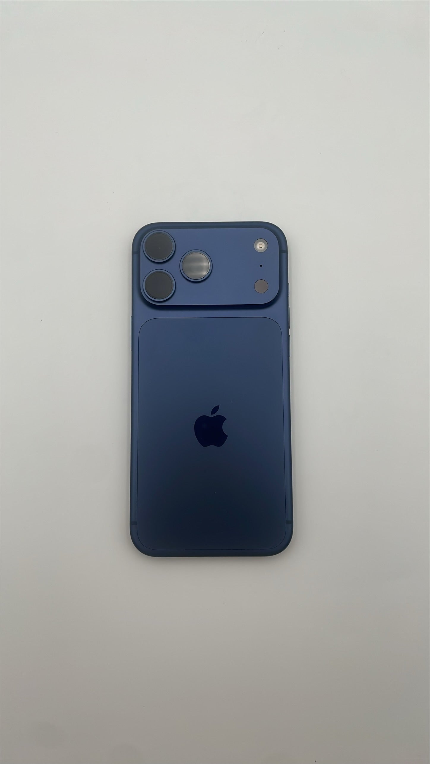 Apple iPhone 17 Pro Max 256 GB - Blue - Premium Grade (Unlocked)