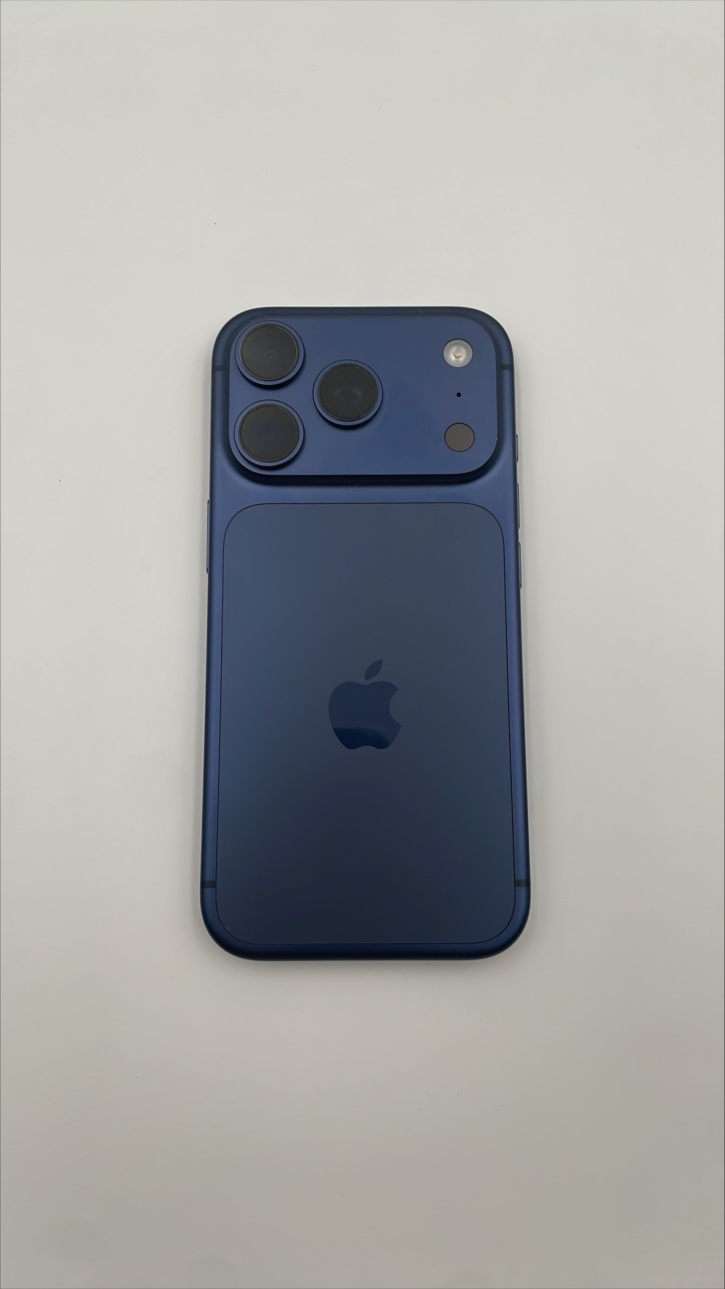 Apple iPhone 17 Pro 256 GB - Blue - Premium Refurbished (Unlocked)